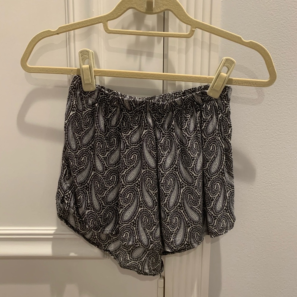 Brandy Melville flowy shorts